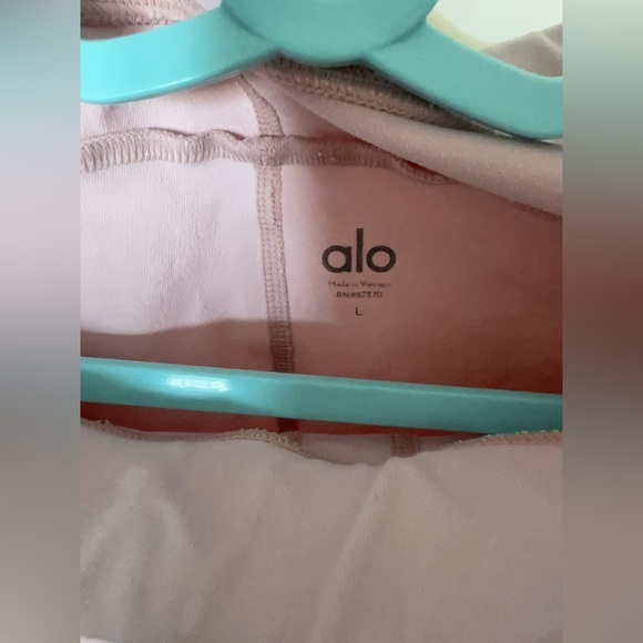 ALO Yoga Blush Leggings - Picture 4 of 6